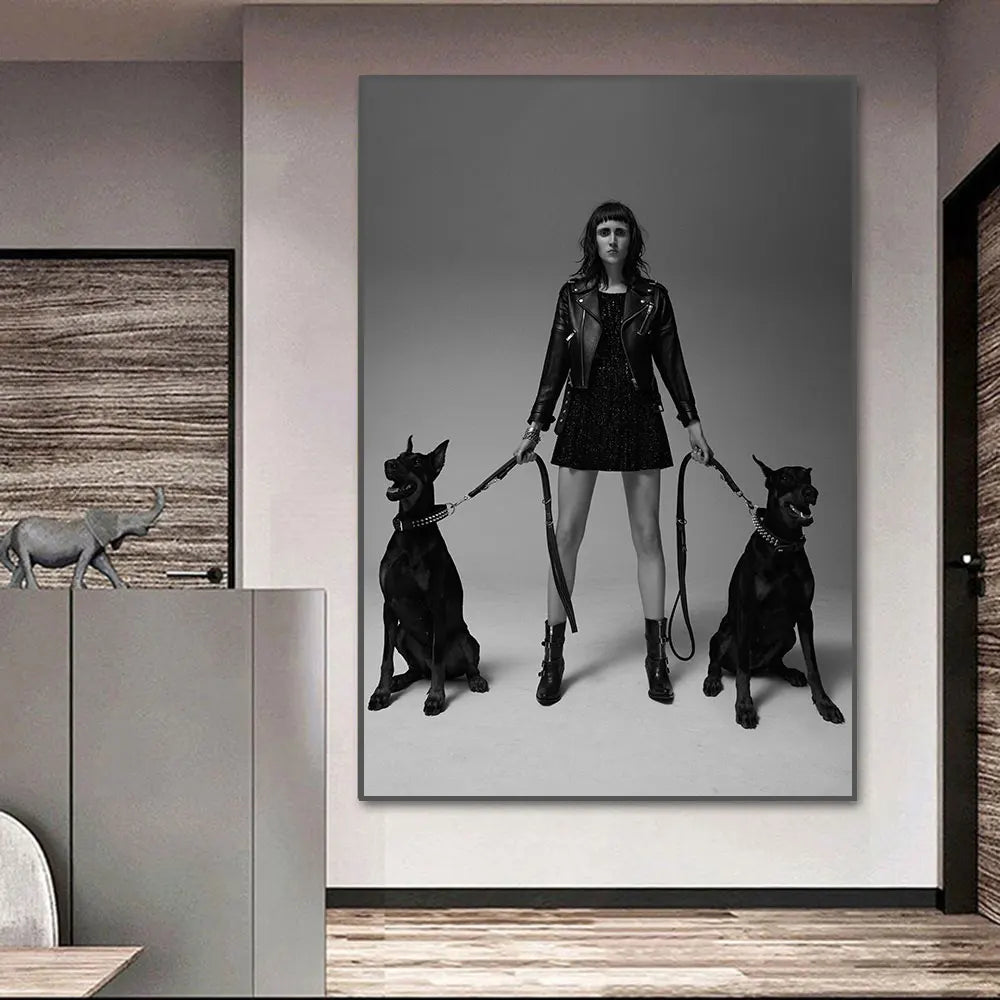 Quadro su Tela Doberman con Pistola – Stile Luxury Animal Pop Art per Arredo Moderno